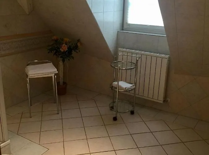 Hostaria Del Castello Otel Marburg